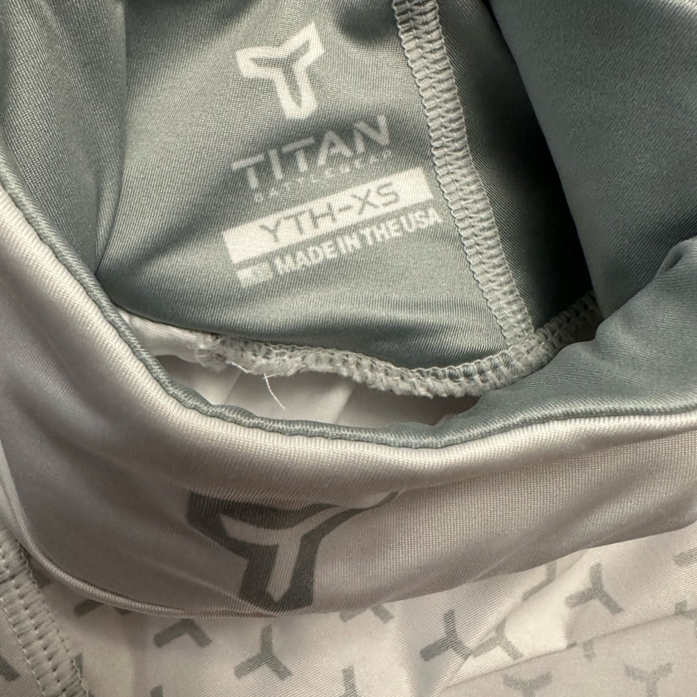 Titan Battlegear Cut Resistant Baselayer Neck Guard Hockey Shirt Youth XS 4/5 - Picture 12 of 14